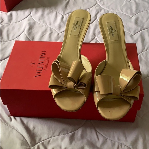 Nude Valentino kitten heel sandal - Picture 3 of 6